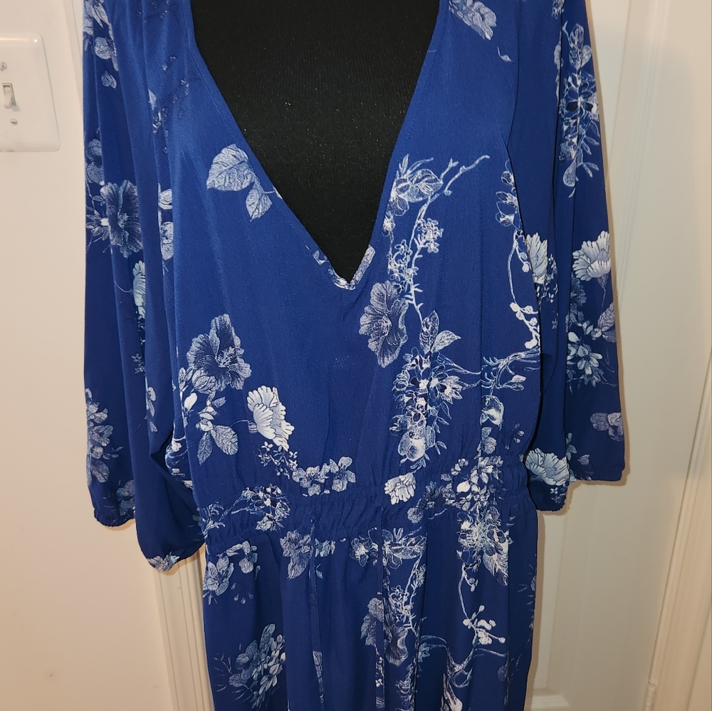 NWT ! CITY CHIC DRESS. - Picture 3 of 6